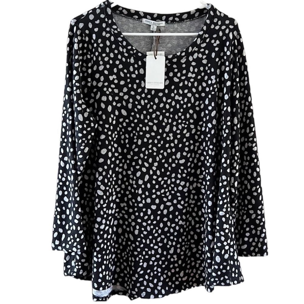 Green Envelope Women’s top black and gray soft knit fabric new size 1X